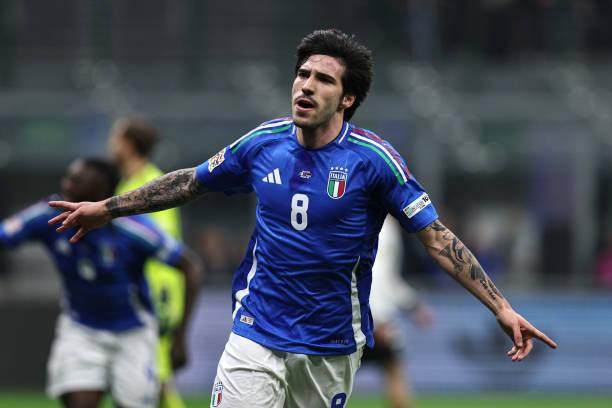 1742527161204079617.jpg 2206099347-612x612.jpg